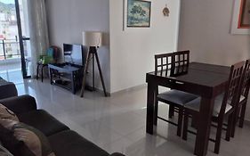 Apartamento equipado próximo à praia